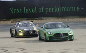 Mercedes-AMG GT R (vorne) und Mercedes-AMG GT3