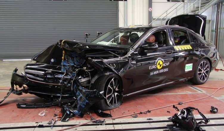 Mercedes-Benz E-Klasse 2016 im Euro-NCAP-Crashtest