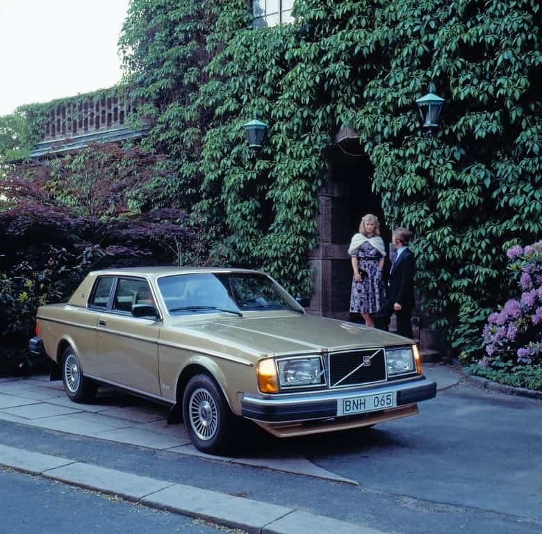 Volvo 262 C:(1977–1981)