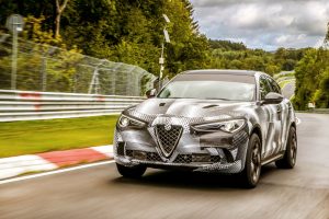 Alfa Romeo Stelvio Quadrifoglio beim Rundenrekord auf der Nürburgring-Nordschleife